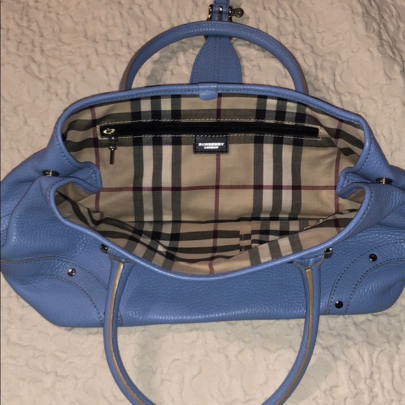 Burberry - Picture 1 of 8